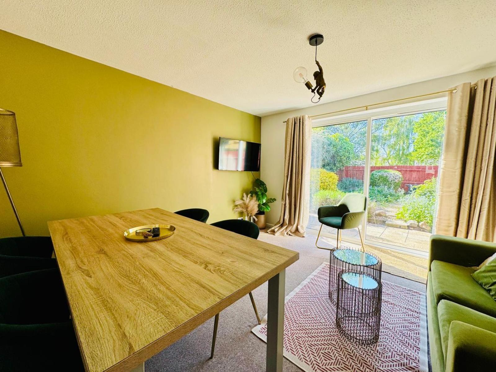 2 Bed House, Sleeps 6, Dog Friendly, Close To A14 M11, With Garden & Parking Long Stay Work Contractor Leisure, Jade CBG Exterior foto