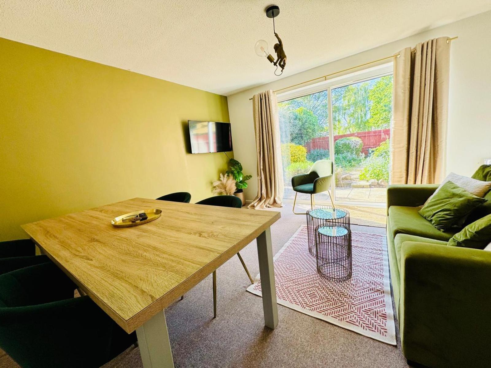 2 Bed House, Sleeps 6, Dog Friendly, Close To A14 M11, With Garden & Parking Long Stay Work Contractor Leisure, Jade CBG Exterior foto